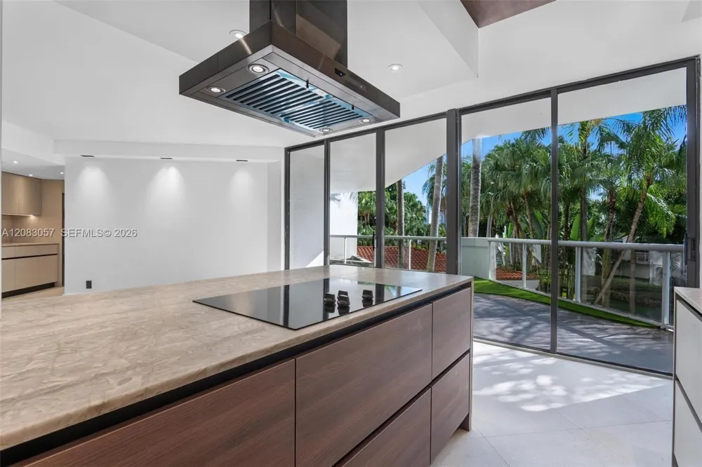 3610 Yacht Club Dr #213 Aventura, FL 33180