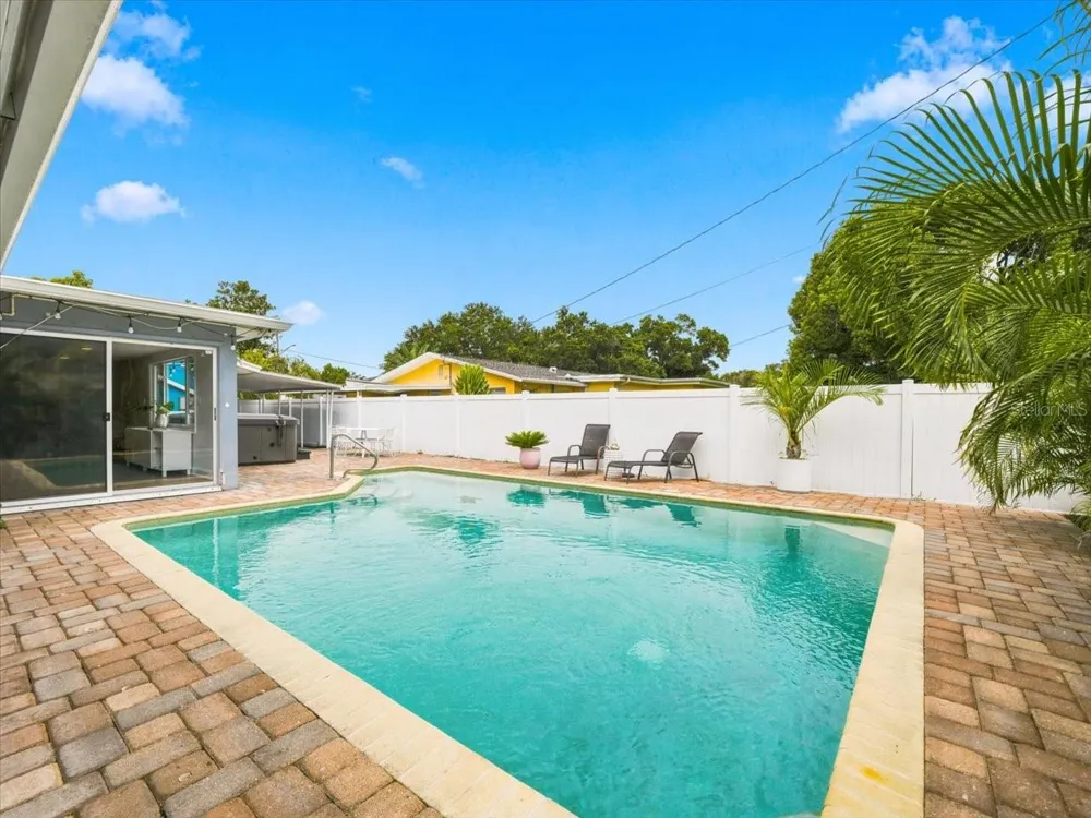1700 DUNCAN COURT Clearwater, FL 33756