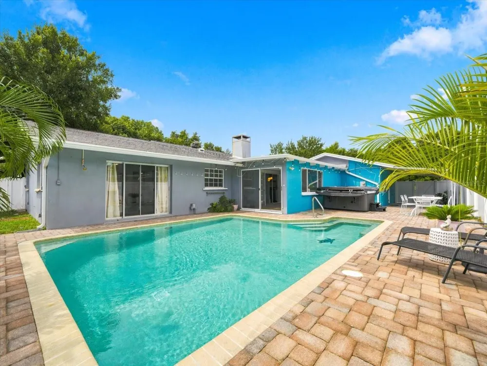 1700 DUNCAN COURT Clearwater, FL 33756