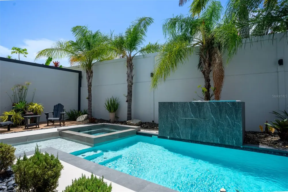 120 URB.BELAIR AT FINCA ELENA | CALLE NARANJO #120 Guaynabo, PR 00971