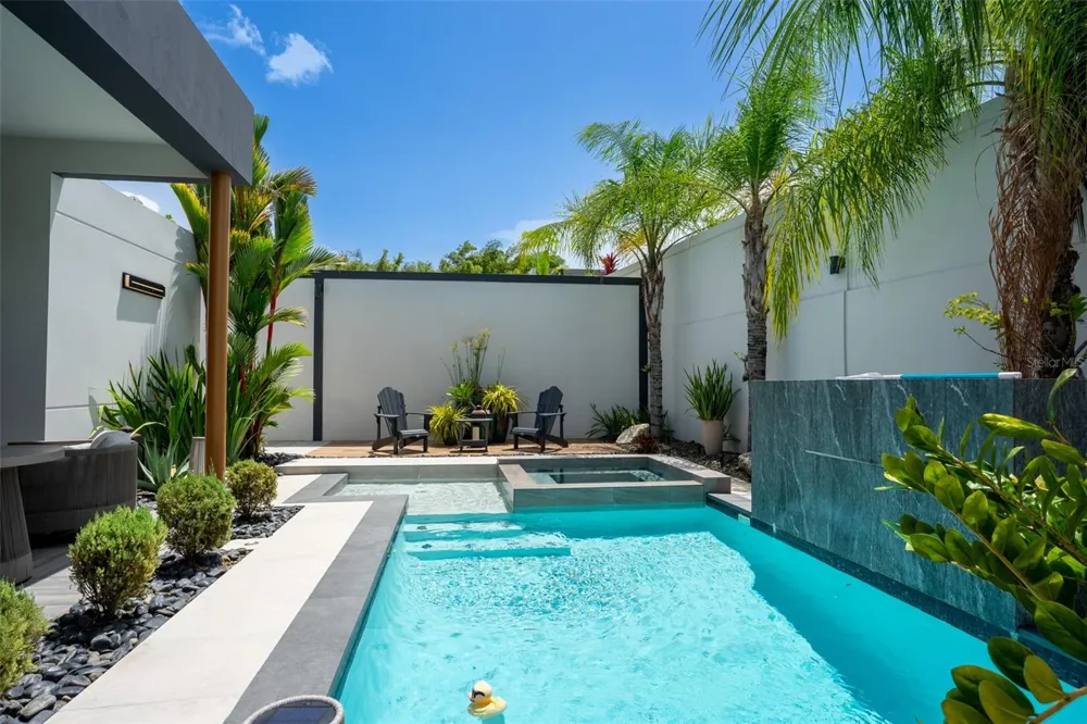 120 URB.BELAIR AT FINCA ELENA | CALLE NARANJO #120 Guaynabo, PR 00971