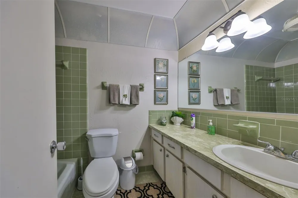 672 ALLEGHENY DRIVE Sun City Center, FL 33573