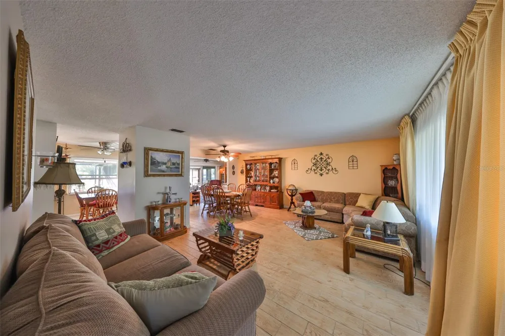 672 ALLEGHENY DRIVE Sun City Center, FL 33573