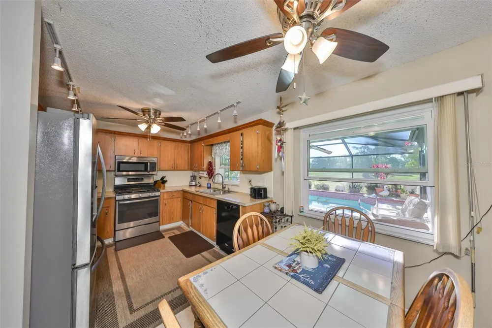 672 ALLEGHENY DRIVE Sun City Center, FL 33573