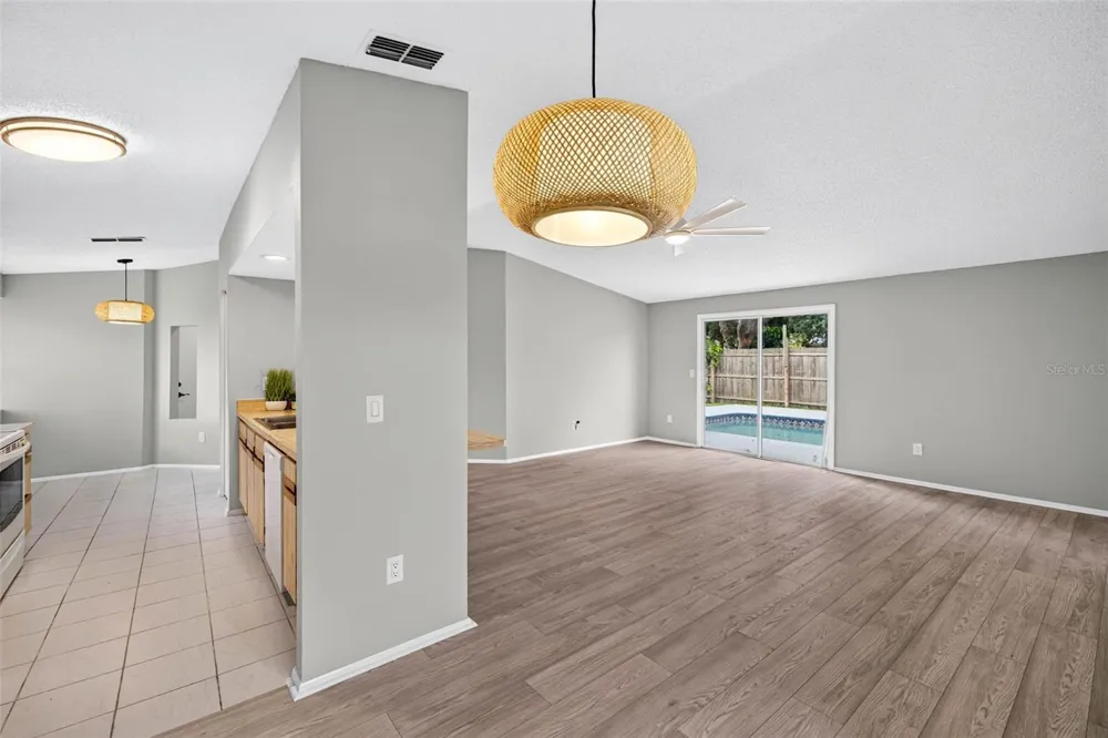 651 TIMBER BAY CIRCLE E Oldsmar, FL 34677
