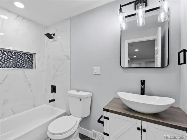 951 E 10th Avenue Broomfield, CO 80020