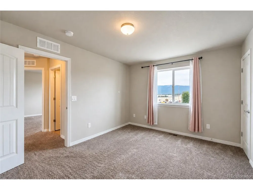 948 Bidwell Drive Colorado Springs, CO 80915