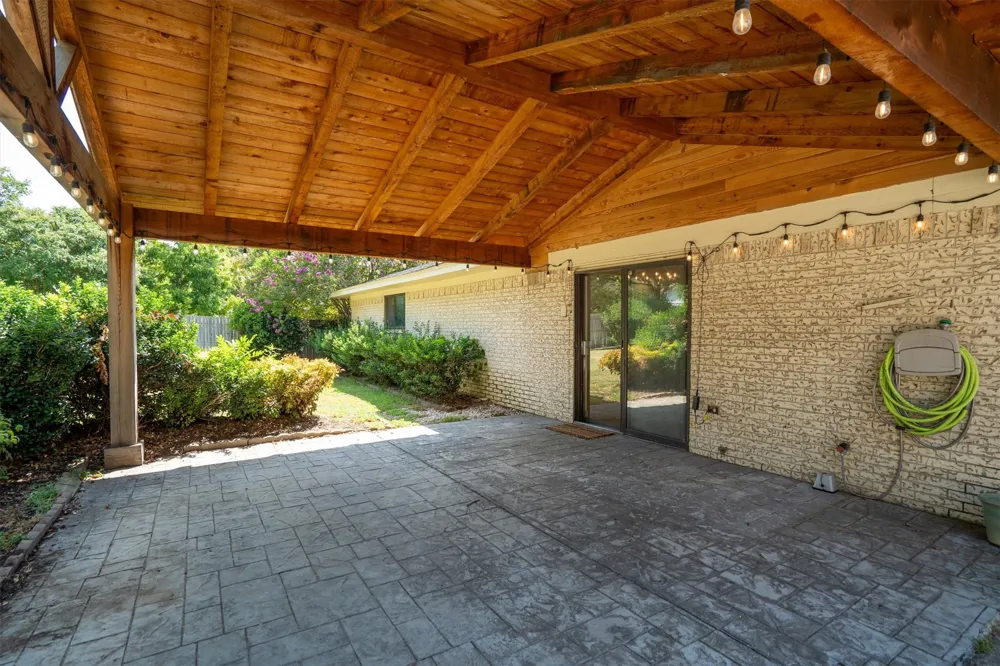 2108 Forest Hills Road Grapevine, TX 76051