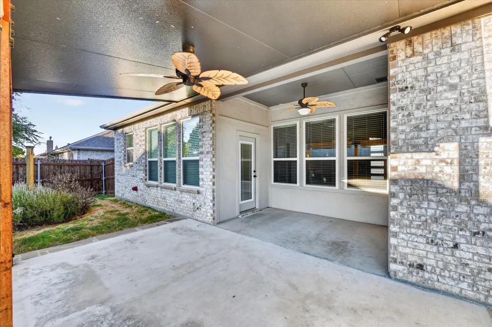 412 Brinkley Drive Saginaw, TX 76179