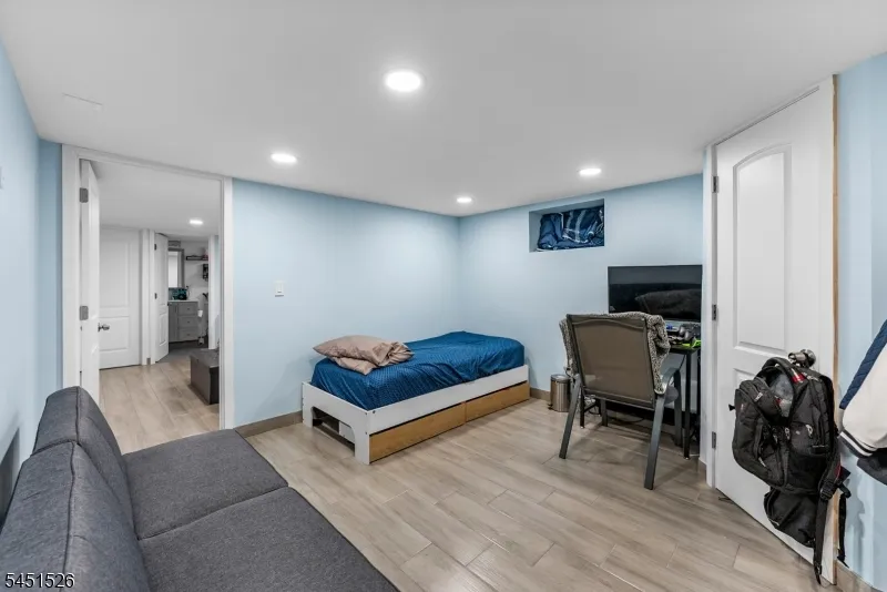 789 Harvard Pl Cliffside Park, NJ 07010