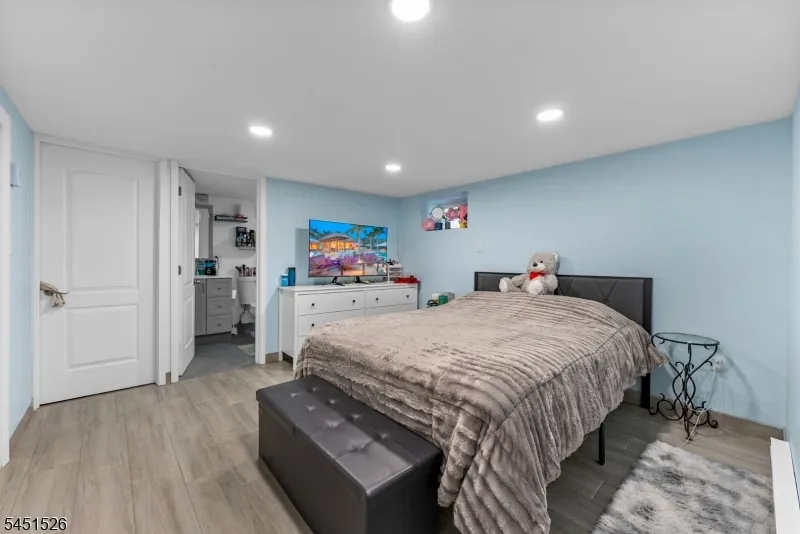789 Harvard Pl Cliffside Park, NJ 07010
