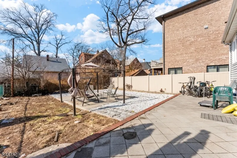 789 Harvard Pl Cliffside Park, NJ 07010