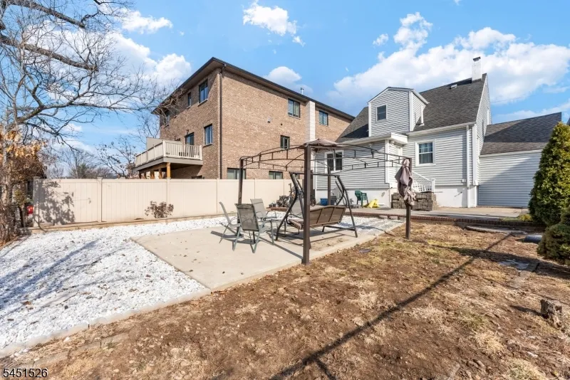 789 Harvard Pl Cliffside Park, NJ 07010