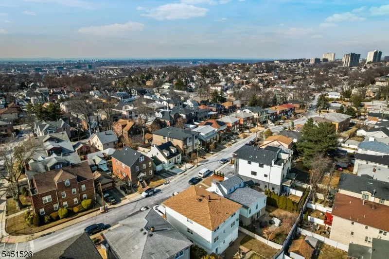 789 Harvard Pl Cliffside Park, NJ 07010
