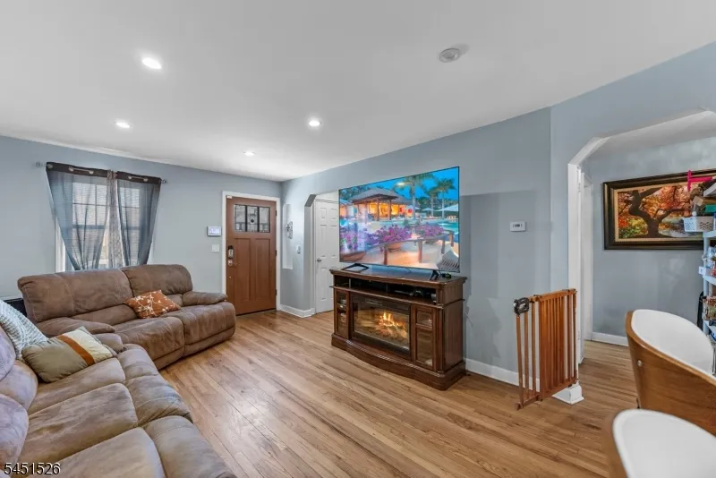 789 Harvard Pl Cliffside Park, NJ 07010