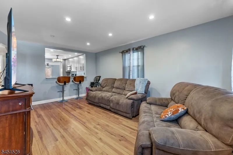 789 Harvard Pl Cliffside Park, NJ 07010