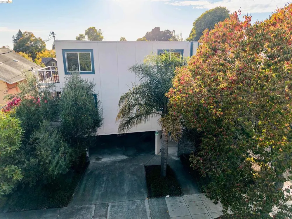 2120 GRANT STREET Alameda, CA 94703