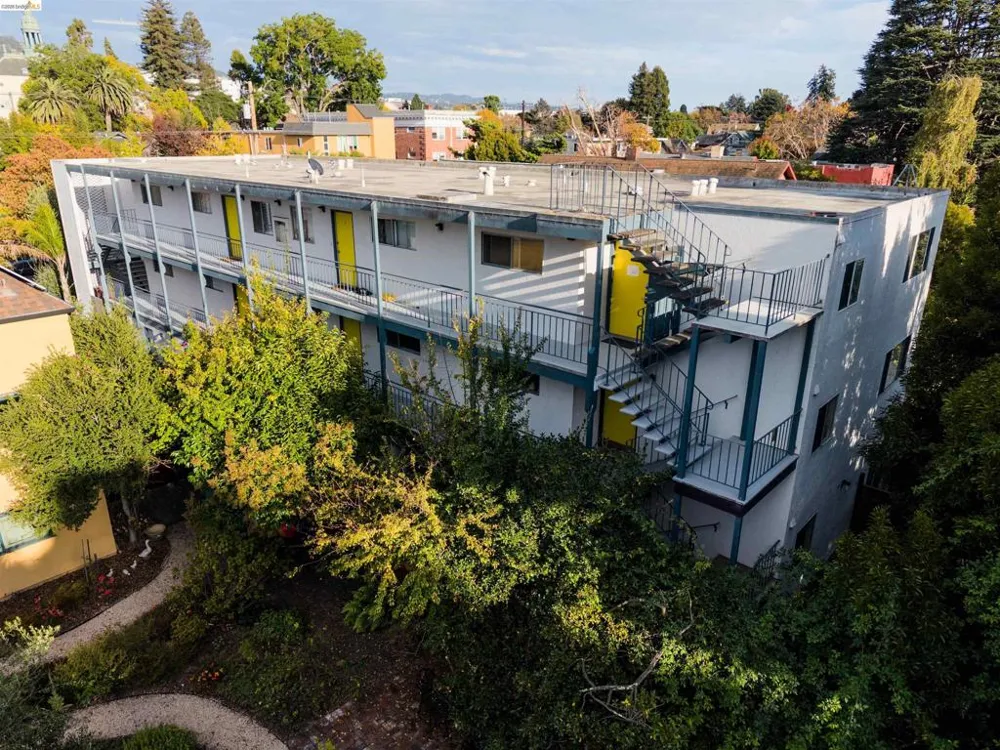 2120 GRANT STREET Alameda, CA 94703