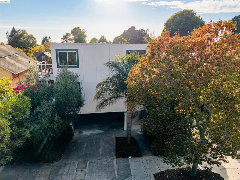 2120 GRANT STREET Alameda, CA 94703