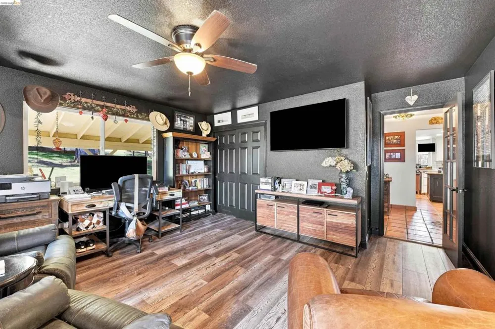 2360 Secret Ravine Trail Cool, CA 95614