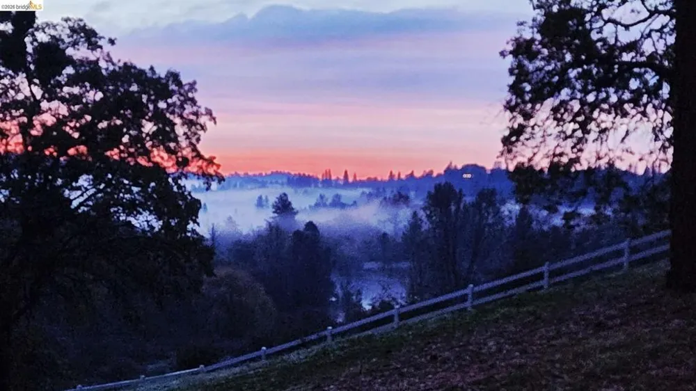 2360 Secret Ravine Trail Cool, CA 95614