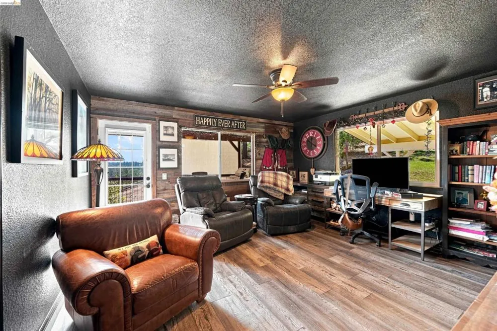 2360 Secret Ravine Trail Cool, CA 95614
