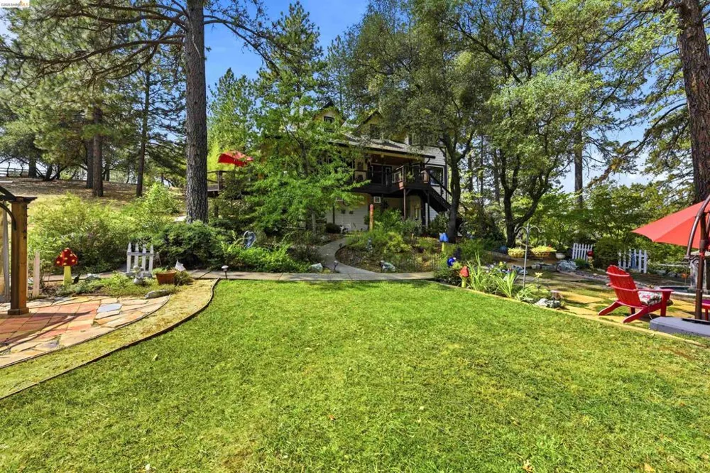 2360 Secret Ravine Trail Cool, CA 95614