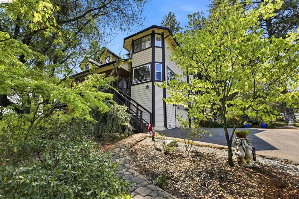 2360 Secret Ravine Trail Cool, CA 95614