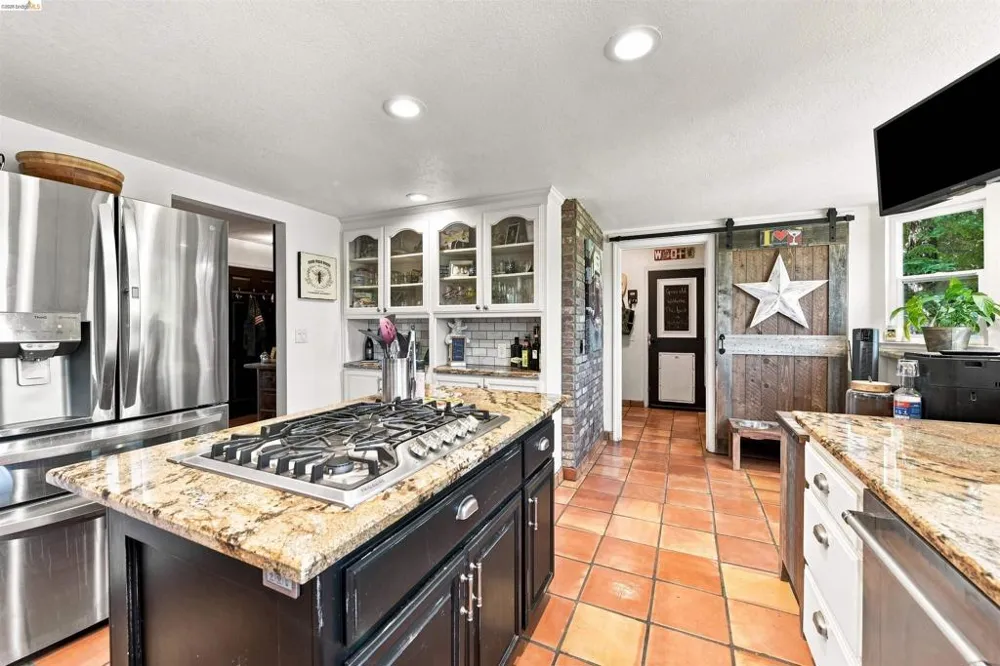 2360 Secret Ravine Trail Cool, CA 95614