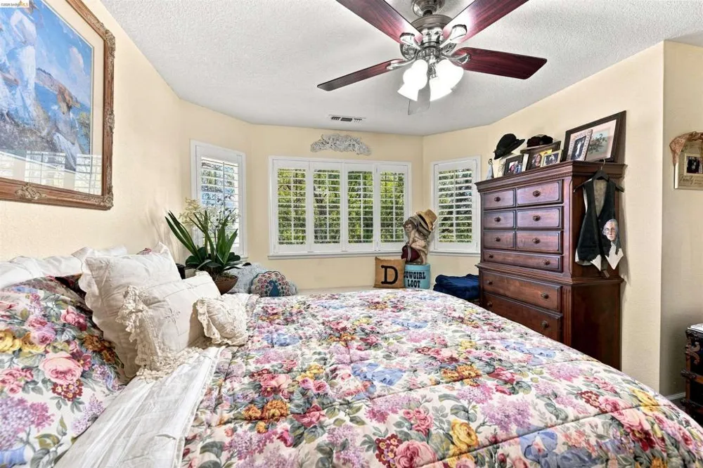 2360 Secret Ravine Trail Cool, CA 95614