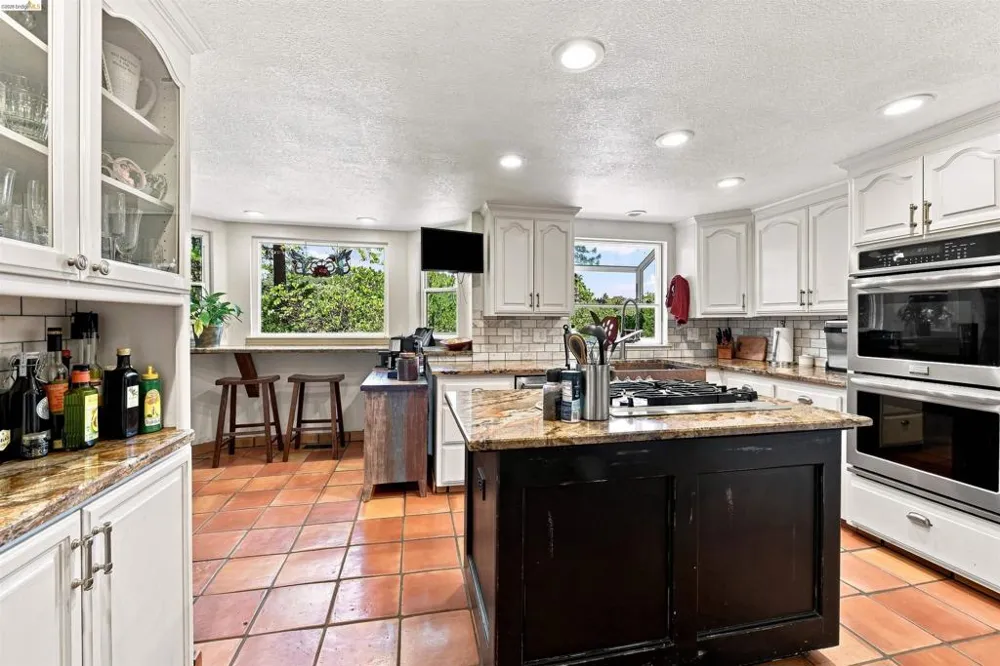 2360 Secret Ravine Trail Cool, CA 95614