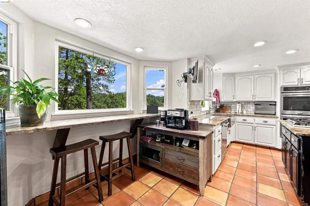 2360 Secret Ravine Trail Cool, CA 95614