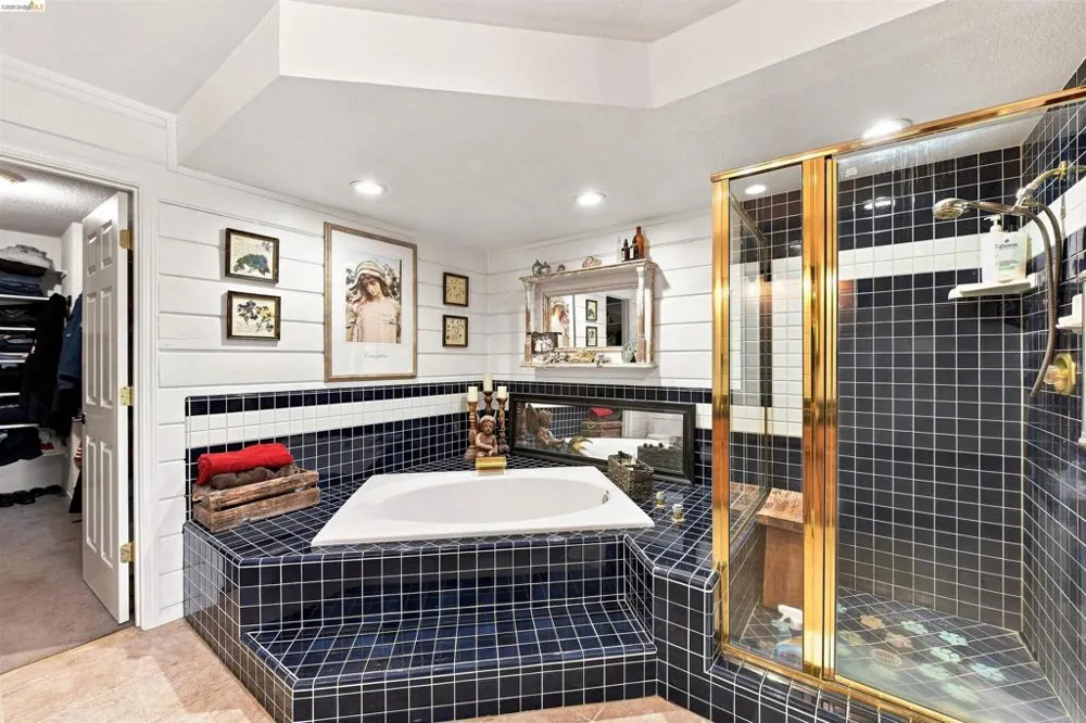 2360 Secret Ravine Trail Cool, CA 95614