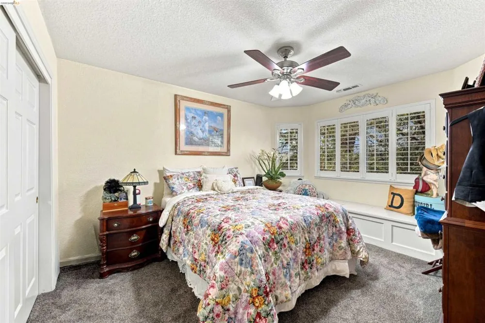 2360 Secret Ravine Trail Cool, CA 95614