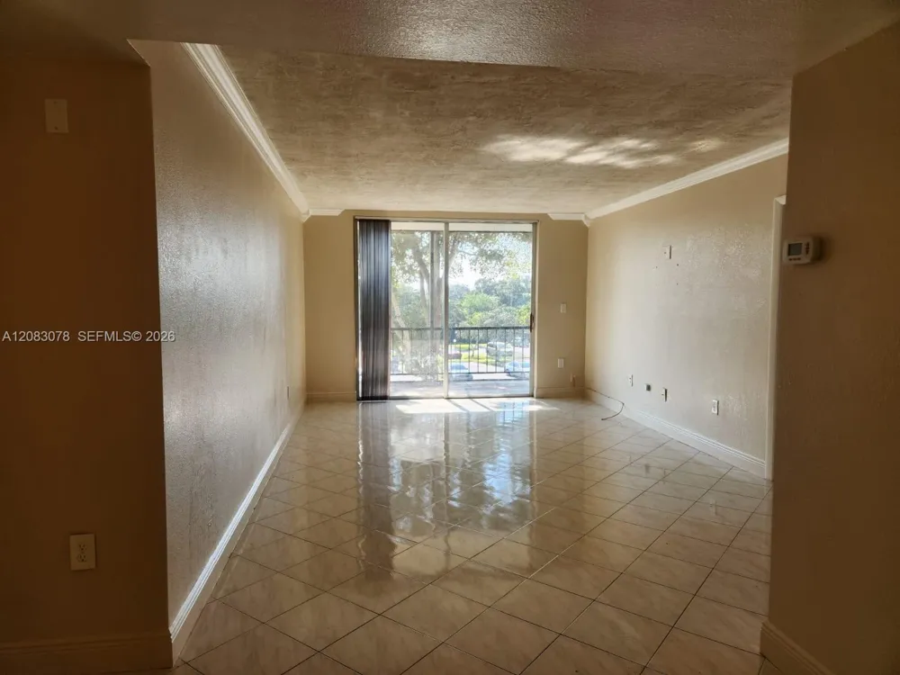 7300 NW 17th St #319 Plantation, FL 33313