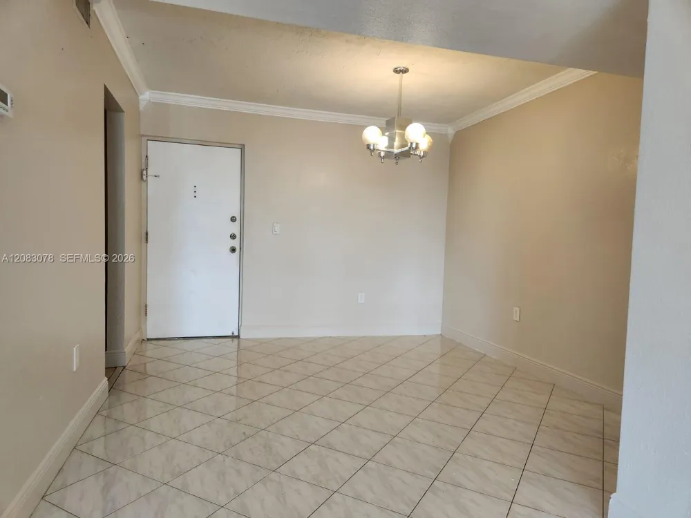 7300 NW 17th St #319 Plantation, FL 33313