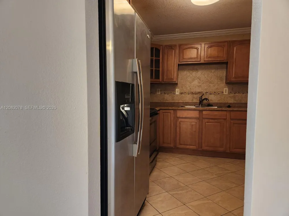 7300 NW 17th St #319 Plantation, FL 33313