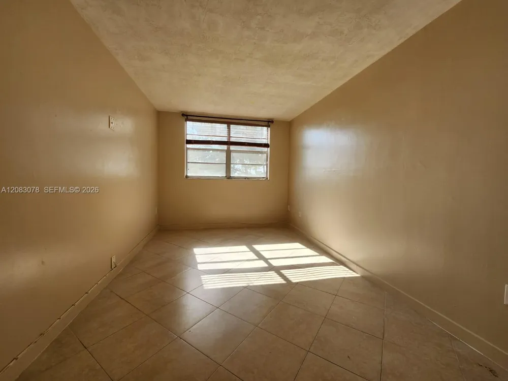 7300 NW 17th St #319 Plantation, FL 33313