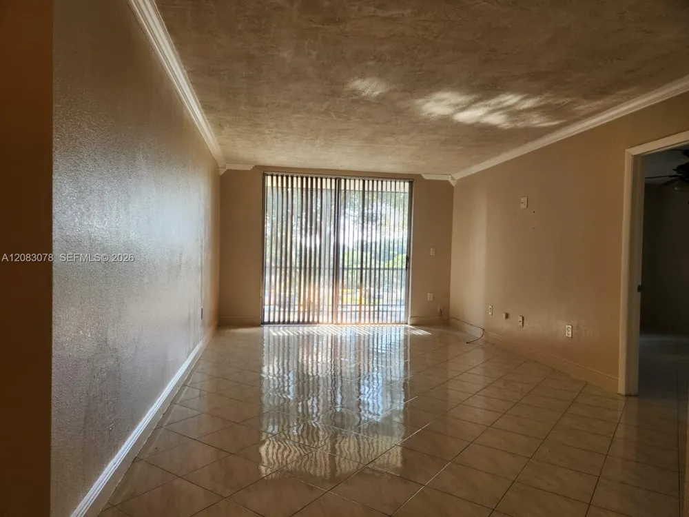7300 NW 17th St #319 Plantation, FL 33313