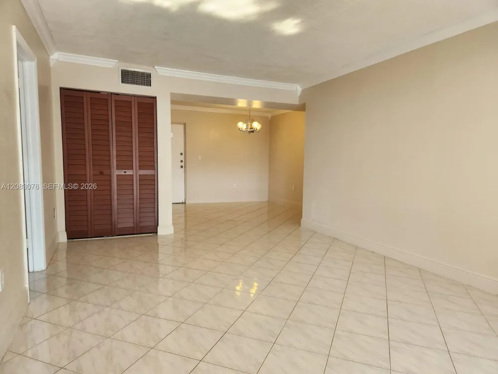 7300 NW 17th St #319 Plantation, FL 33313