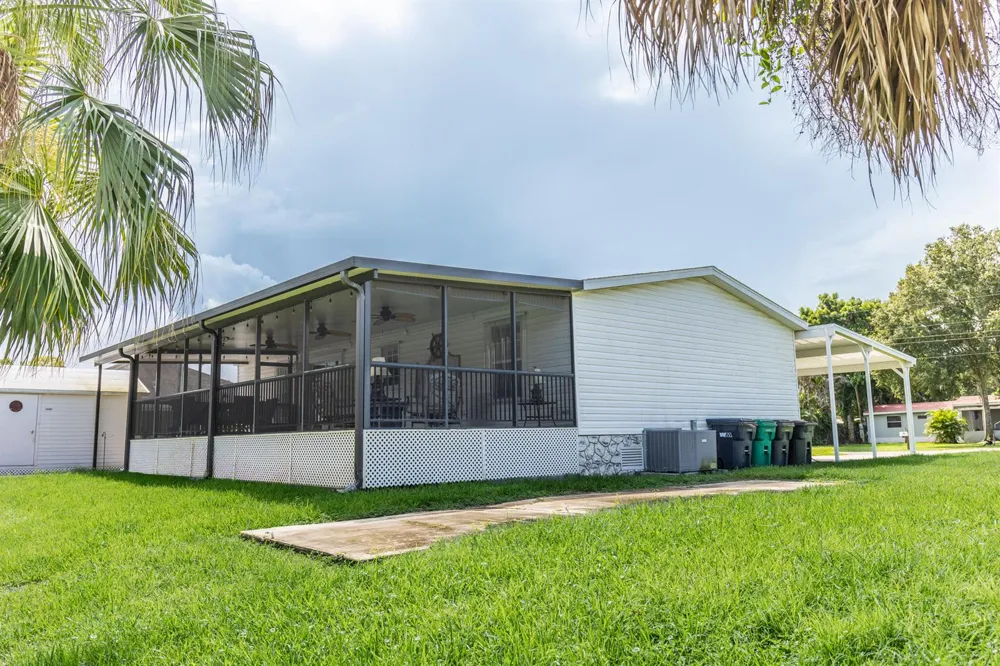 3207 SE 27TH STREET Okeechobee, FL 34974