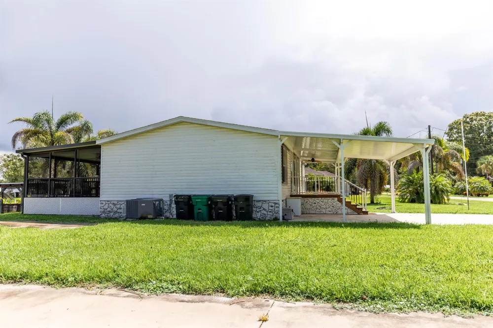 3207 SE 27TH STREET Okeechobee, FL 34974