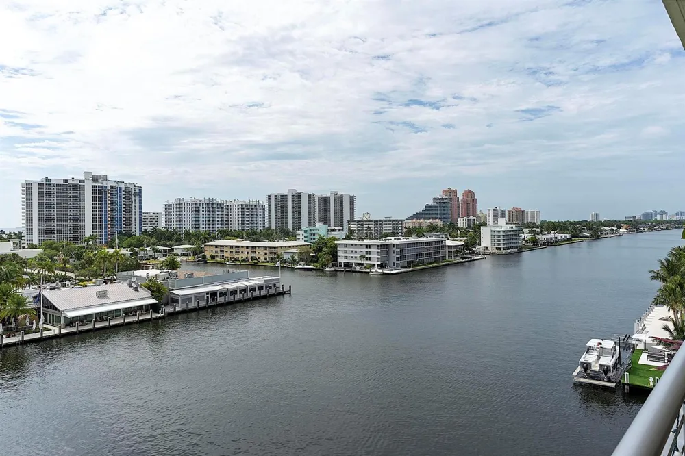 2900 NE 30th Street #Apt 8j Fort Lauderdale, FL 33306