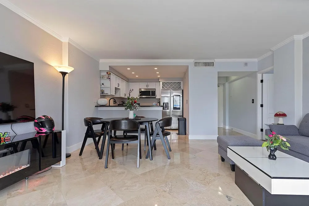 2900 NE 30th Street #Apt 8j Fort Lauderdale, FL 33306