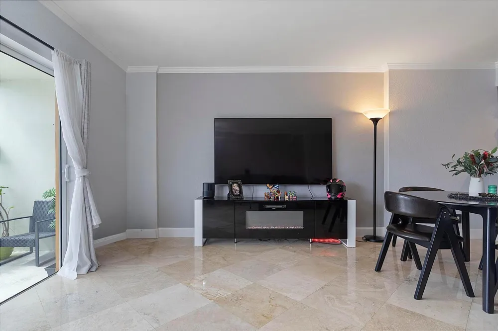 2900 NE 30th Street #Apt 8j Fort Lauderdale, FL 33306