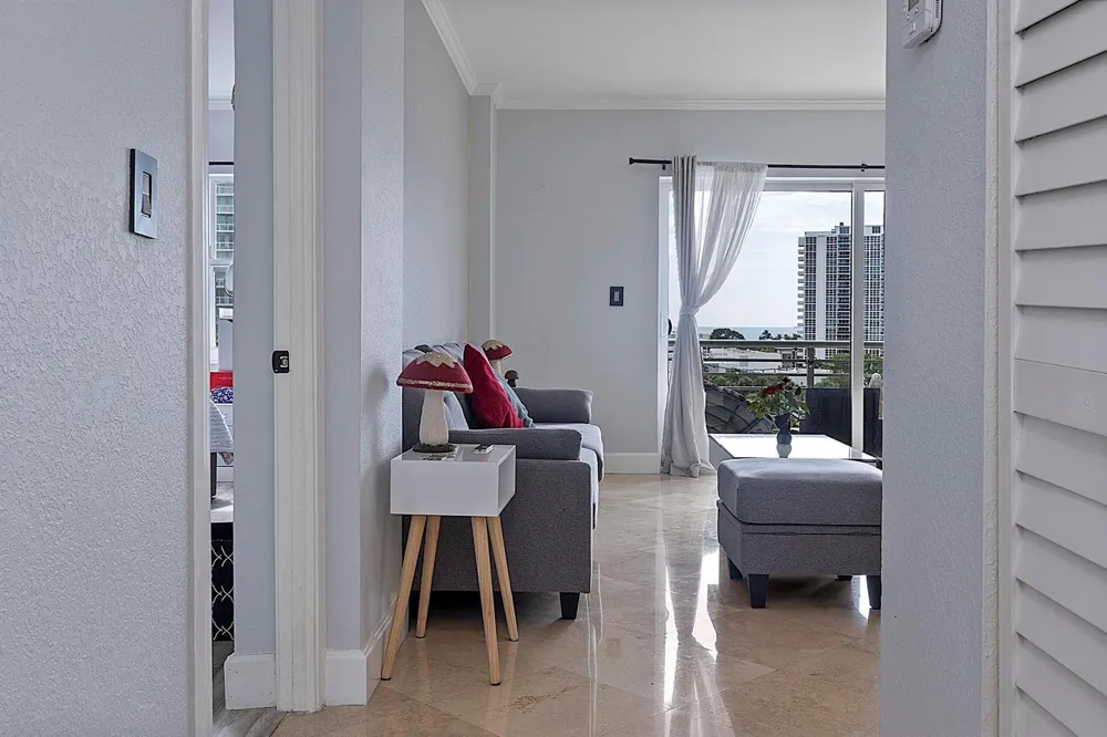 2900 NE 30th Street #Apt 8j Fort Lauderdale, FL 33306