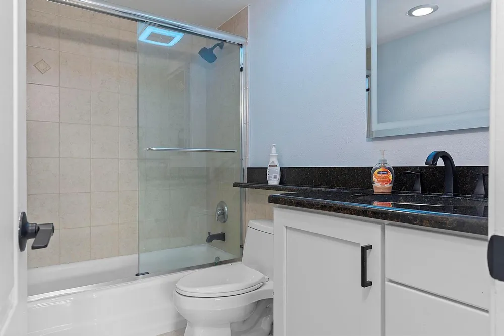 2900 NE 30th Street #Apt 8j Fort Lauderdale, FL 33306