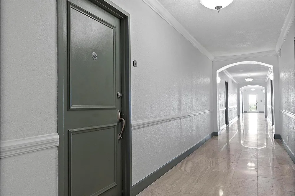2900 NE 30th Street #Apt 8j Fort Lauderdale, FL 33306