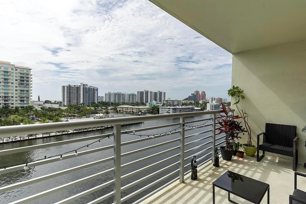 2900 NE 30th Street #Apt 8j Fort Lauderdale, FL 33306