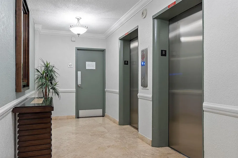 2900 NE 30th Street #Apt 8j Fort Lauderdale, FL 33306